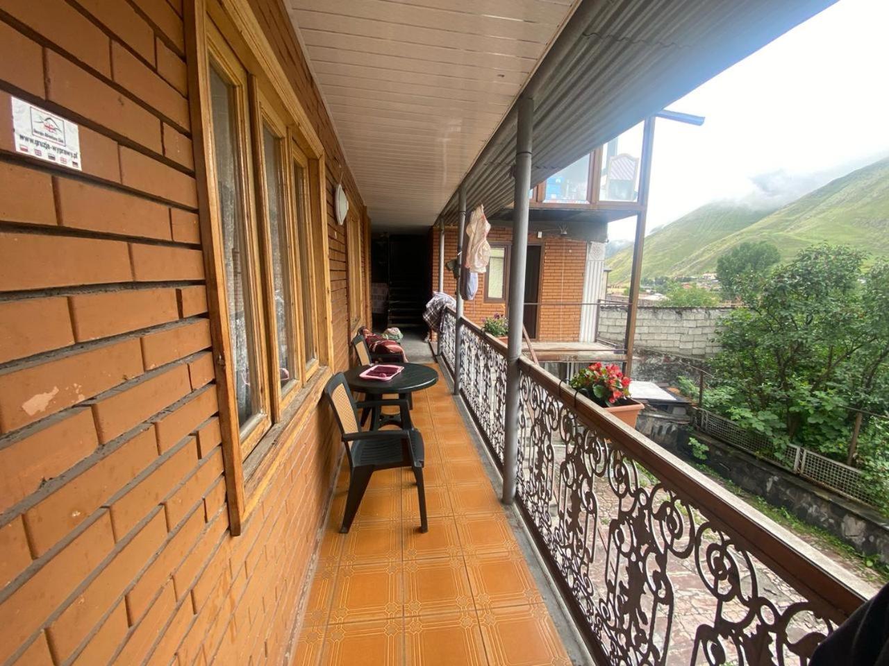 Archil And Nino Gigauri Guest House Kazbegi Eksteriør bilde